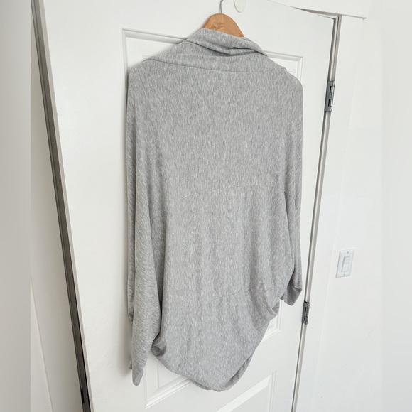 BABATON Cocoon Cardigan Grey Aritzia - Picture 6 of 16